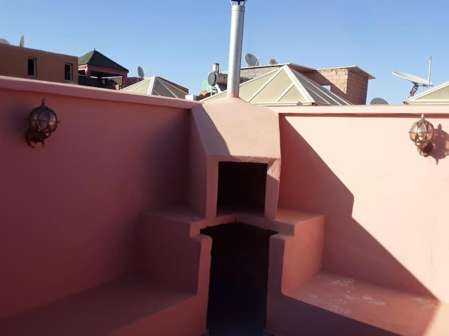 Un Riad Pour Se Divertir En Famille & Se Detendre Marrakesh Ngoại thất bức ảnh